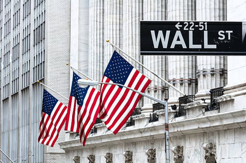 Wall St. & New Amsterdam Chase